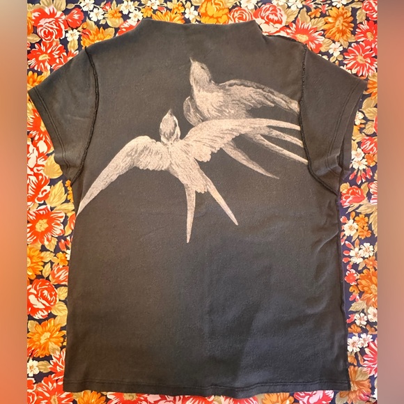 🕊️🖤 Free People “Birds in Flight” Tee - Picture 3 of 6